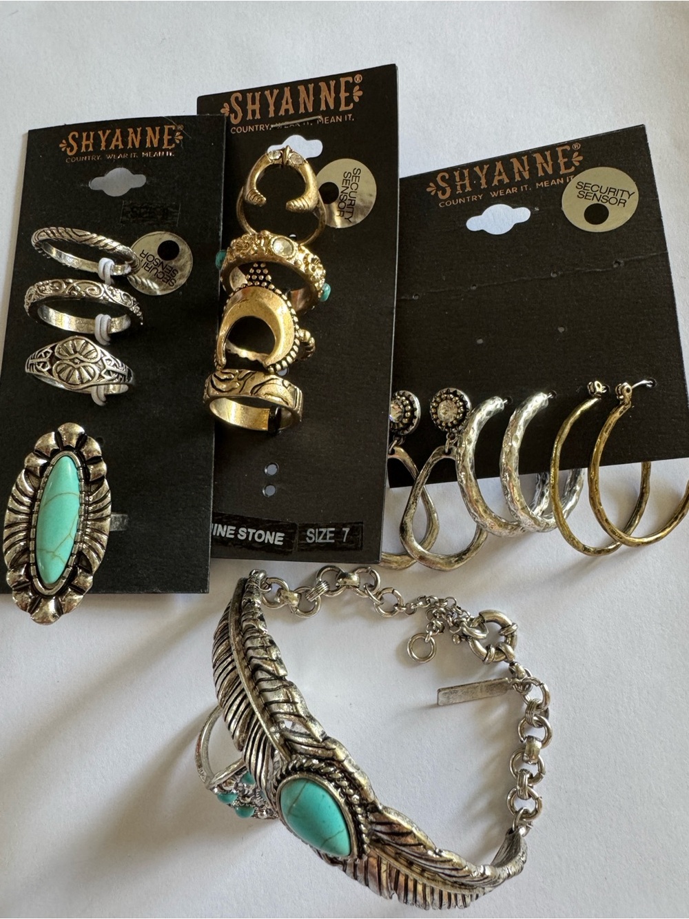 Rings size 7,8 & 9 Shyanne Turquoise Silver-Tone Feather Bracelet and Ring Set